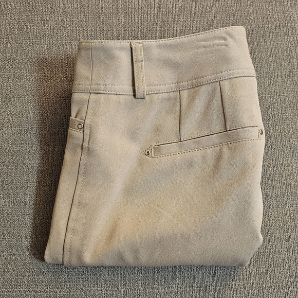 White House Black Market Tan Khaki Slim Leg Office Work Dress Pants Size 6S - Picture 8 of 8